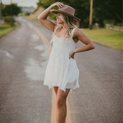 She Bare  Wax & Sugar Boutique - Spray tan