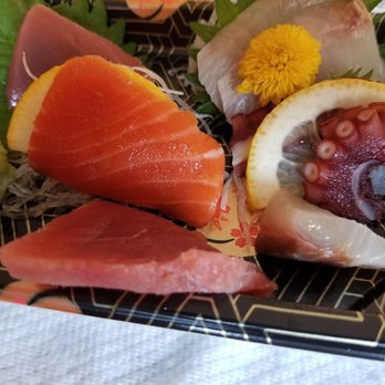 Toshi Ryoriten - Look at that butchered tuna! It's so thin, if I hold it up to the light, I can see through it! - Japanese Near Me - Richmond Hill, Ontario Toshi Ryoriten - Look at that butchered tuna! It's so thin, if I hold it up to the light, I can see through it! - Japanese Near Me - Richmond Hill, Ontario