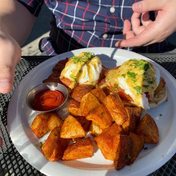 Solano Junction - Egg Classic Eggs Benedict - Breakfast & Brunch Near Me - Albany, California Solano Junction - Egg Classic Eggs Benedict - Breakfast & Brunch Near Me - Albany, California
