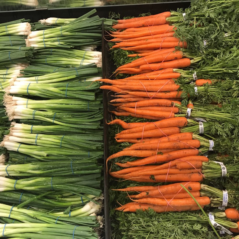 Highland Farms - a display of carrots and broccoli - Grocery Near Me - Vaughan, Ontario Highland Farms - a display of carrots and broccoli - Grocery Near Me - Vaughan, Ontario