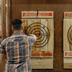 Lizzie’s Axe Throwing