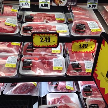 Bashas' -  meat on display in a grocery store - Grocery Near Me - Queen Creek, Arizona