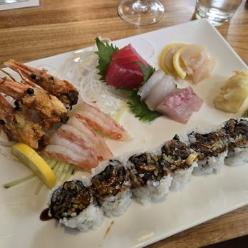 Eshin Ramen & Sushi - Salmon skin roll TASTY, scallop sashimi, shrimp with fried heads OUTSTANDING, Fluck shasmi and tuna shasmi OUTSTANDING - Sushi Bars Near Me - Poughkeepsie, New York