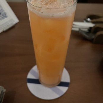Senia - Cocktail Bars Near Me - Honolulu, Hawaii