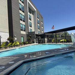 Springhill Suites By Marriott Pleasaton - Pool and large hot tub