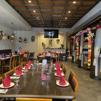 Nara Thai - the dining area - Thai Near Me - Freehold, New Jersey
