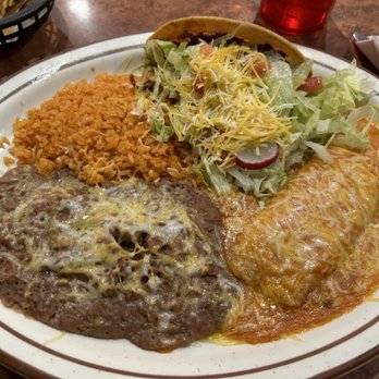 Oriol's Restaurant - Shredded beef taco and cheese enchilada combo - Mexican Near Me - Bullhead City, Arizona Oriol's Restaurant - Shredded beef taco and cheese enchilada combo - Mexican Near Me - Bullhead City, Arizona