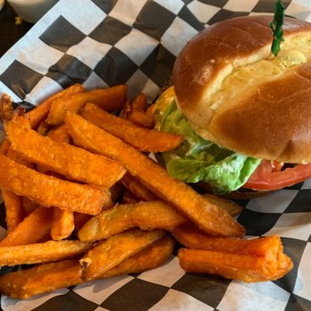 The Downtown Chief - Pimento cheeseburger - American Near Me - Gadsden, Alabama The Downtown Chief - Pimento cheeseburger - American Near Me - Gadsden, Alabama