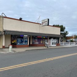 Lakeside Liquor Store