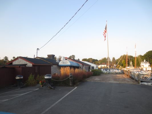 Arundel Wharf - Seafood - Cocktail Bar - Craft Beer by null