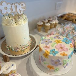 Sugar and Lace Bakery - Matches the theme perfectly!