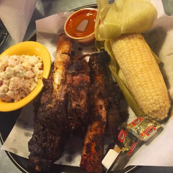 Phil's BBQ - Barbeque Near Me - Santee, California