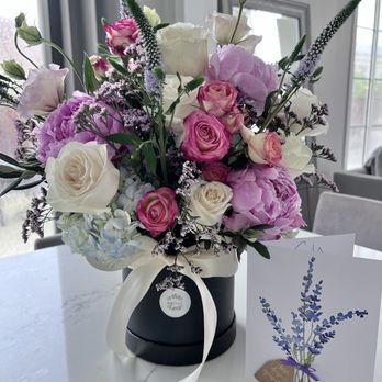 ssgFloral - Beautiful arrangement I received - Floral Designers Near Me
