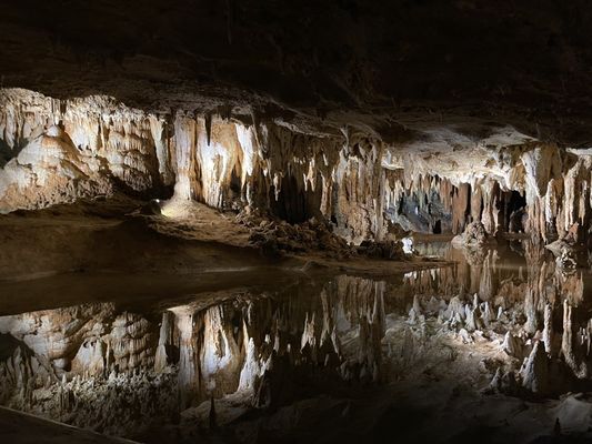 Luray Caverns by null
