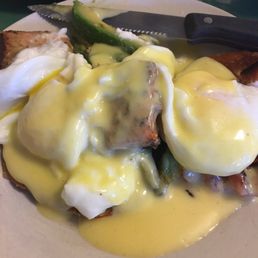 Grilled Salmon Benedict