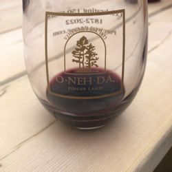 Eagle Crest Vineyards - Glass size for