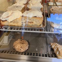 Muddy Bees Bakery - Cinnamon rolls