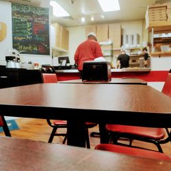 Frankies NY Pizza - Inside