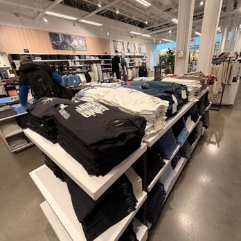 Calvin Klein - Men's Clothing Near Me - Elizabeth, New Jersey