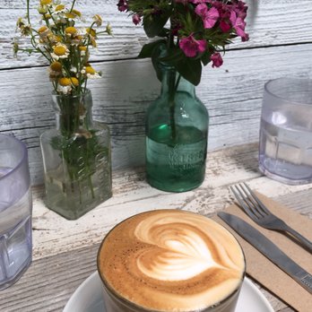 Blueys Kitchen - Latte - so pretty! - Cafes Near Me - Santa Monica, California Blueys Kitchen - Latte - so pretty! - Cafes Near Me - Santa Monica, California