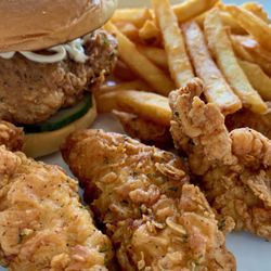 G Wings 22 - Homemade Chicken sandwich and tenders