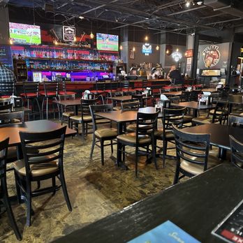 Big Axe Bar & Grill - Burgers Near Me - Alvin, Texas