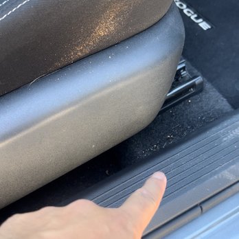 Avis - Car received with dirt, dust, dried mud everywhere. - Car Rental Near Me - Dallas, Texas