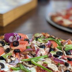 Last Chance Pizza - Veggie 10" pizza