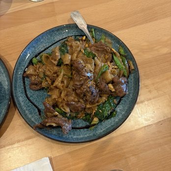 Manon - Pad See Ew - Thai Near Me - Fullerton, California Manon - Pad See Ew - Thai Near Me - Fullerton, California