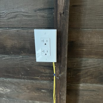 Castillo’s Electric - Another outlet - Electricians Near Me Castillo’s Electric - Another outlet - Electricians Near Me