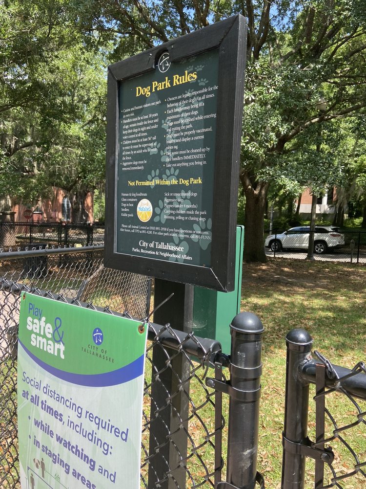 Park Avenue Dog Park Logo