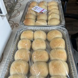 Cretia Cakes Bake Shop - Absolutely delicious yeast rolls! Not one was left!