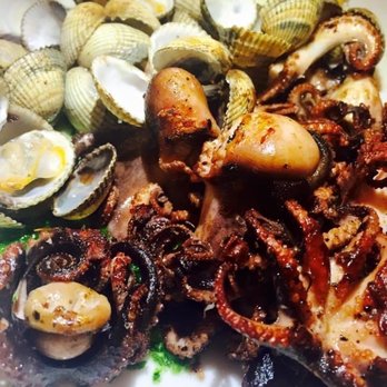 La Paradeta - Seafood grilled platter. Delicious! - Seafood Near Me - Barcelona, B La Paradeta - Seafood grilled platter. Delicious! - Seafood Near Me - Barcelona, B