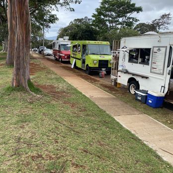 Del-icious Burgers - Outside - Food Trucks Near Me - Mililani, Hawaii Del-icious Burgers - Outside - Food Trucks Near Me - Mililani, Hawaii