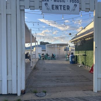 Salt & Sizzle - patio space added a unique charm to the atmosphere and made the whole experience feel special - Cheesesteaks Near Me - Brooklyn, New York