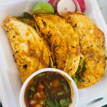 Mis Tres Pollos - 3 quesabirrias. y consomé - Food Trucks Near Me - Manteca, California Mis Tres Pollos - 3 quesabirrias. y consomé - Food Trucks Near Me - Manteca, California