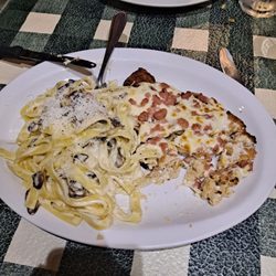 Barrel - Chicken Lombardy: Mushroom fettuccine, breaded chicken cutlet with cheese and ham