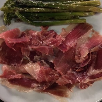 Meson Ca'n Oscar - The asparagus came served with jamon - Steakhouses Near Me - El Pla del Penedès, B