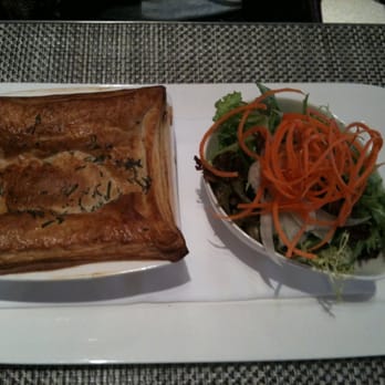 holts café - turkey pot pie - Cafes Near Me - Toronto, Ontario