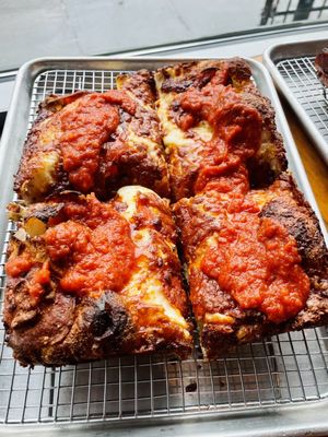 Red Light Bar & Detroit Pizza by null