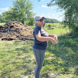 Susanna Farms - Laura sharing with students