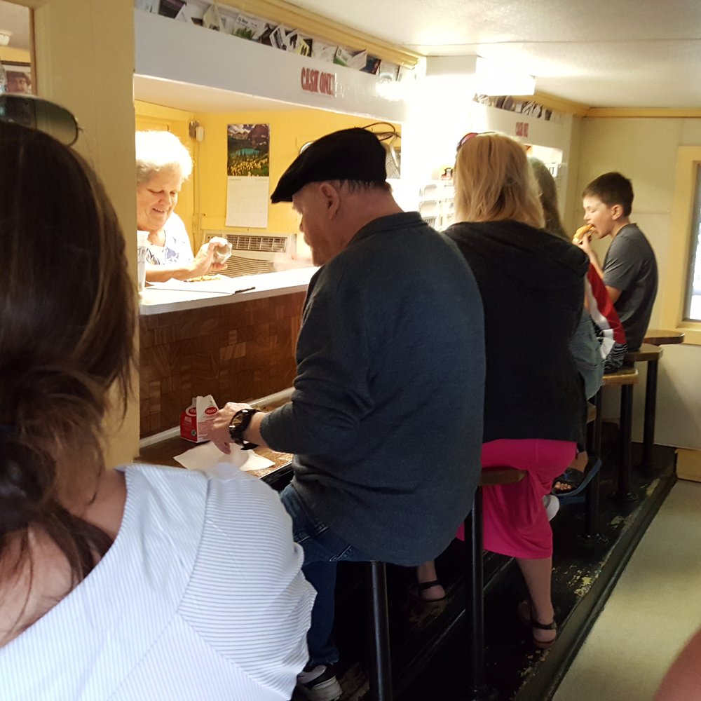 Flo's Hot Dogs - Hot Dogs Near Me - Cape Neddick, Maine