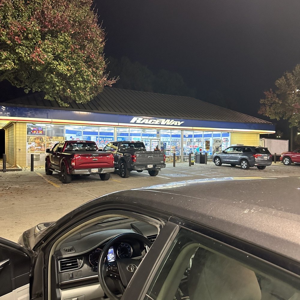 Raceway - a car parked in front of a gas station - Gas Stations Near Me - Suwanee, Georgia Raceway - a car parked in front of a gas station - Gas Stations Near Me - Suwanee, Georgia