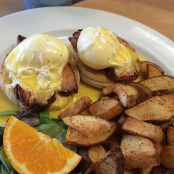 Main Kitchen Cafe - EGGS BENEDICT - New American Near Me - Granada Hills, California