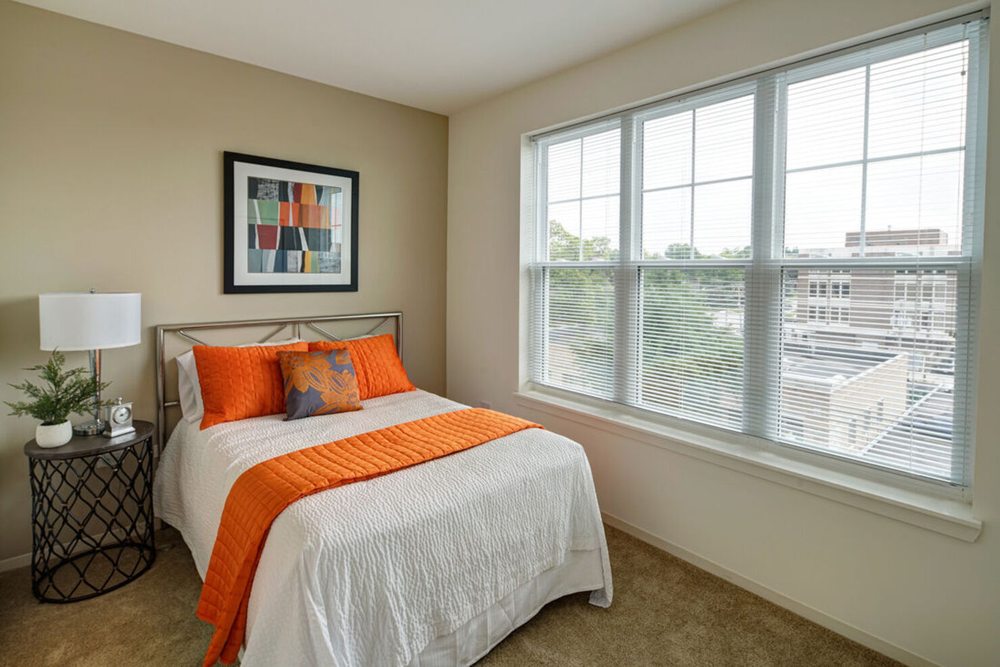 COURTHOUSE SQUARE Request Information 28 Photos 250 S Naperville