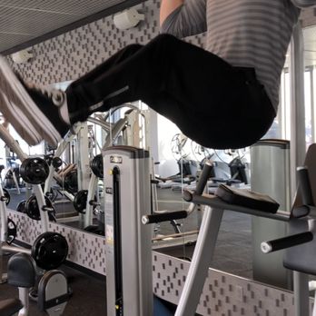 Chris Argyropoulos Personal Training - Mid pull up leg lifts are a great core developer. - Trainers Near Me Chris Argyropoulos Personal Training - Mid pull up leg lifts are a great core developer. - Trainers Near Me