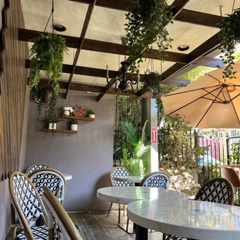 Blue Daisy - Veranda - Creperies Near Me - Santa Monica, California