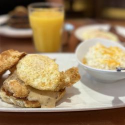 Another Broken Egg Cafe - BROKEN EGG Biscuit Sandwich