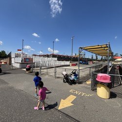 Diggerland USA - Exploring the grounds