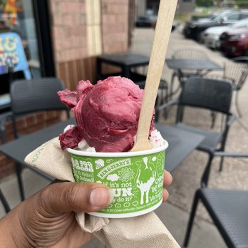 Ben & Jerry’s - Berry berry extraordinary and lemon sorbet - Ice Cream & Frozen Yogurt Near Me - Minneapolis, Minnesota Ben & Jerry’s - Berry berry extraordinary and lemon sorbet - Ice Cream & Frozen Yogurt Near Me - Minneapolis, Minnesota